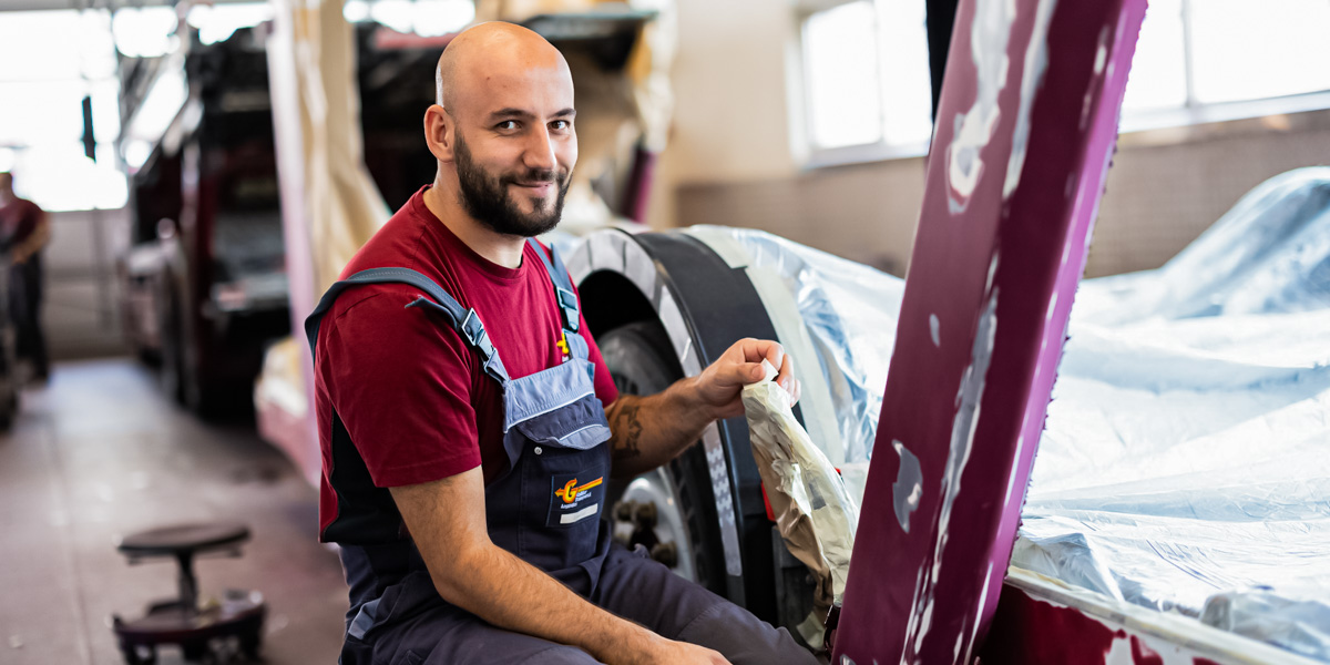 Carrosserielackierer NFZ (a) Carrosserielackierer NFZ (a)