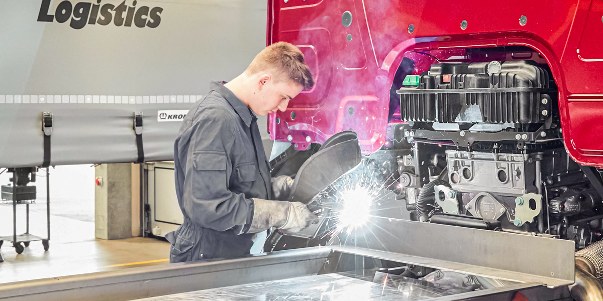 Fahrzeugschlosser (a) Fahrzeugschlosser (a)